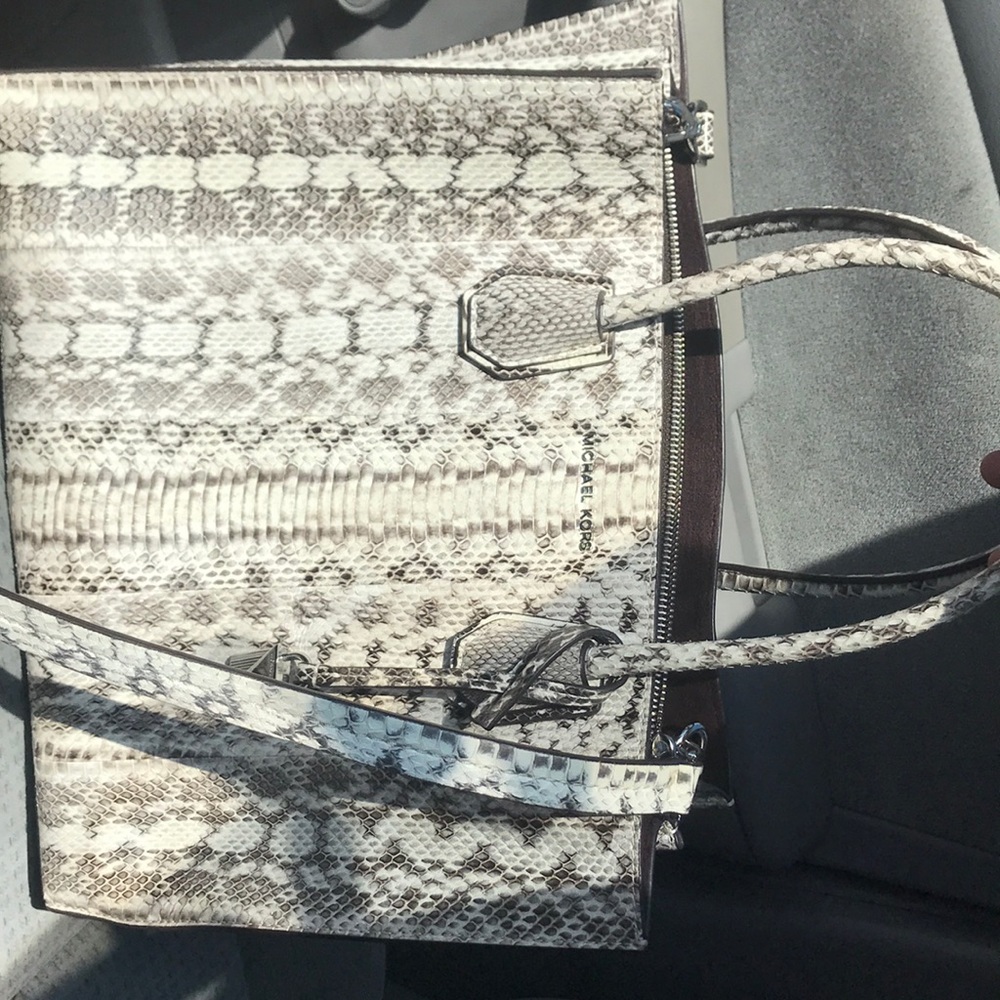 Used less than 5 times. Like new condition